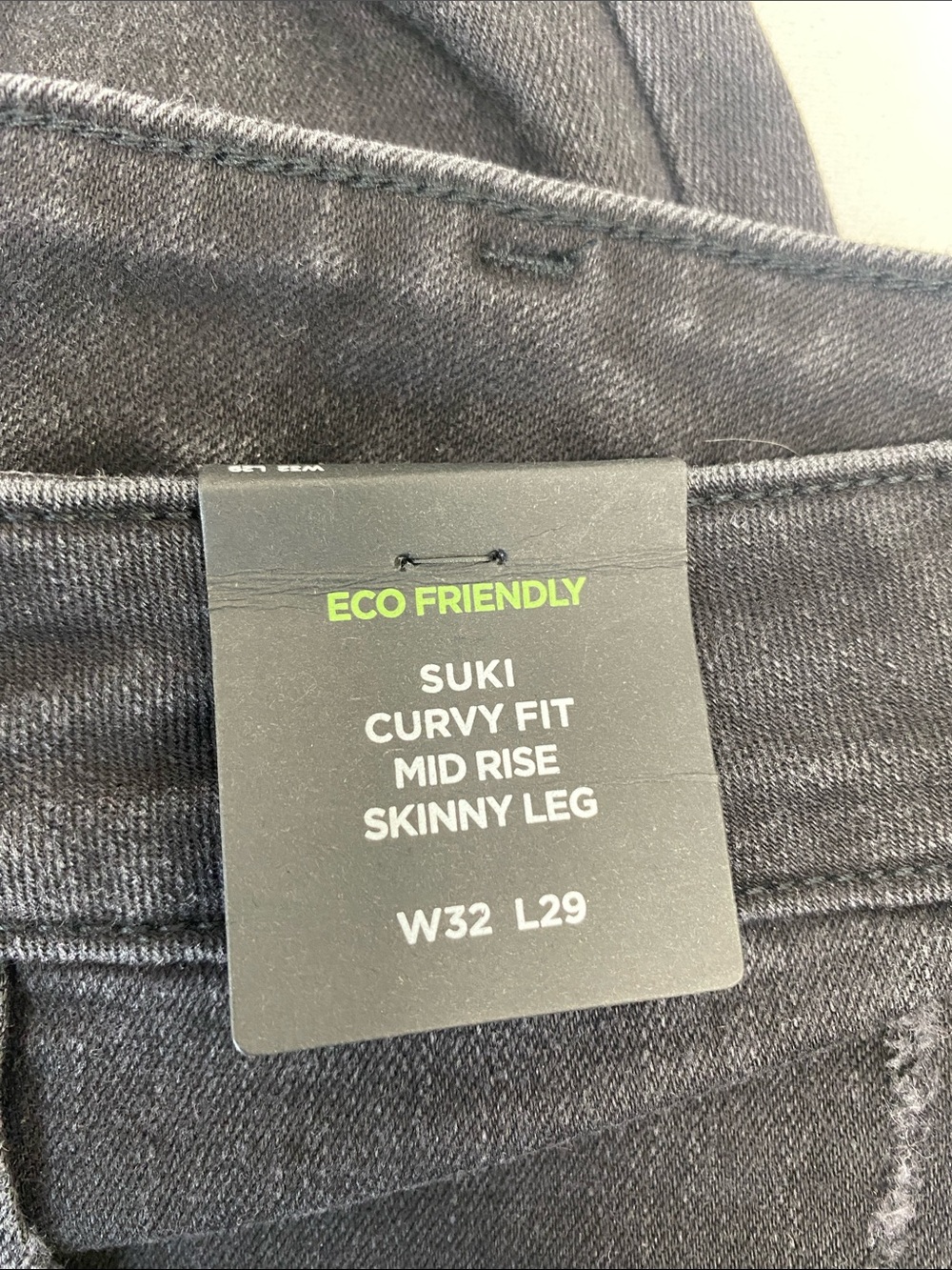 Silver Jeans Black Suki Curvy Mid Rise Skinny Denim Jeans Sz 32/29 Distressed - Picture 3 of 12